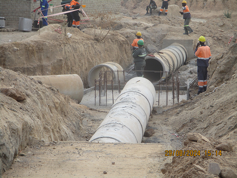 Bulk water main pipes laid at the Mbudzi Interchange